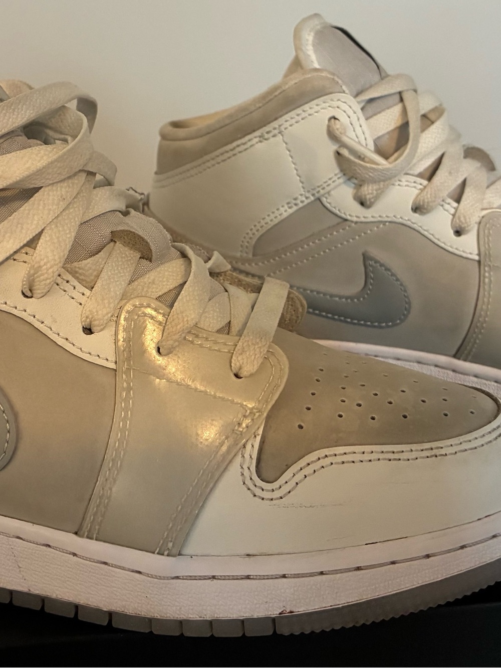 Nike Air Jordan 1 Mid Size 6.5Y Gray and White